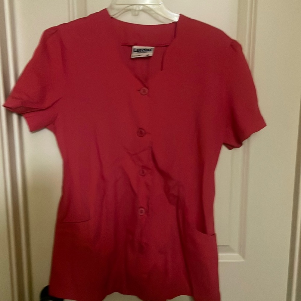Landau vintage 1990’s coral scrub top size medium